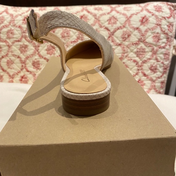 Clarks Laina 15, White Snake Slingback Flat, 6.5 - Picture 4 of 7